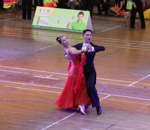 康芝药业携手2013年第七届世界华人国际标准舞锦标赛